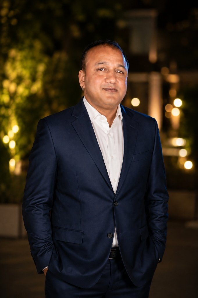 Manash Ghosh - Director and Advisor at Dona's Makeover Studio
